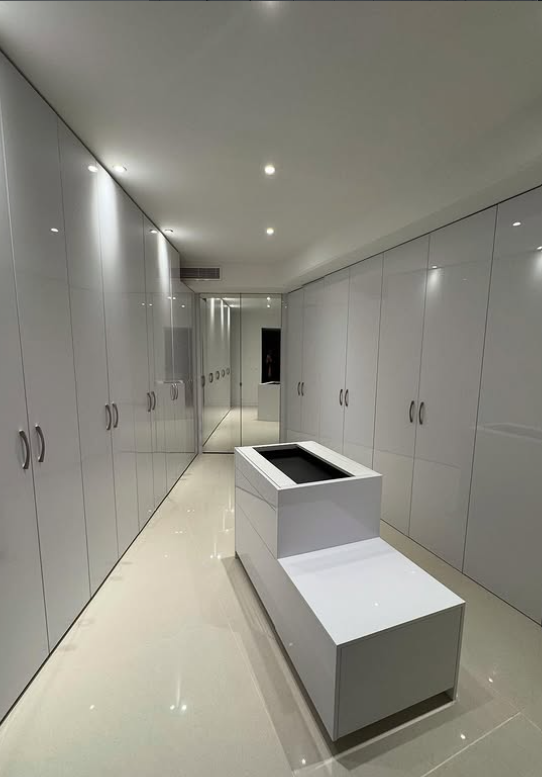 Dressing sur mesure haut de gamme à Super Cannes par Thalassa Cuisines